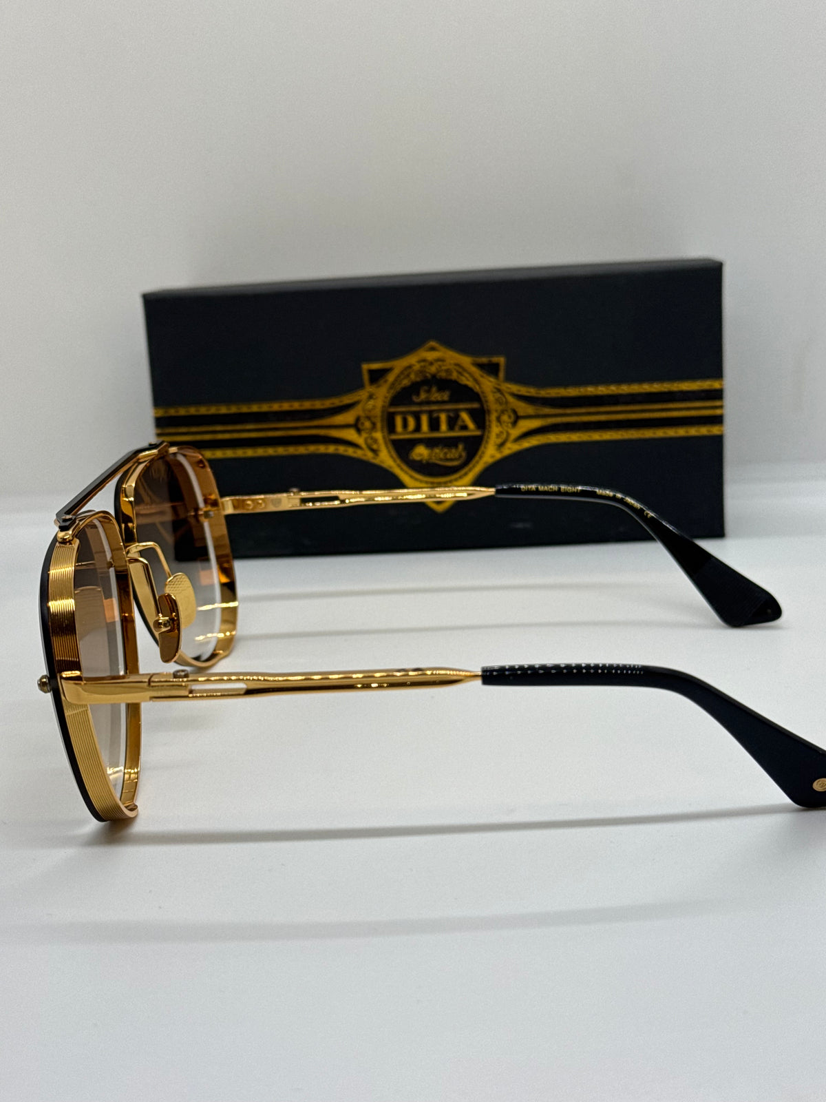 Dita Mach Eight Gradient Brown Shade