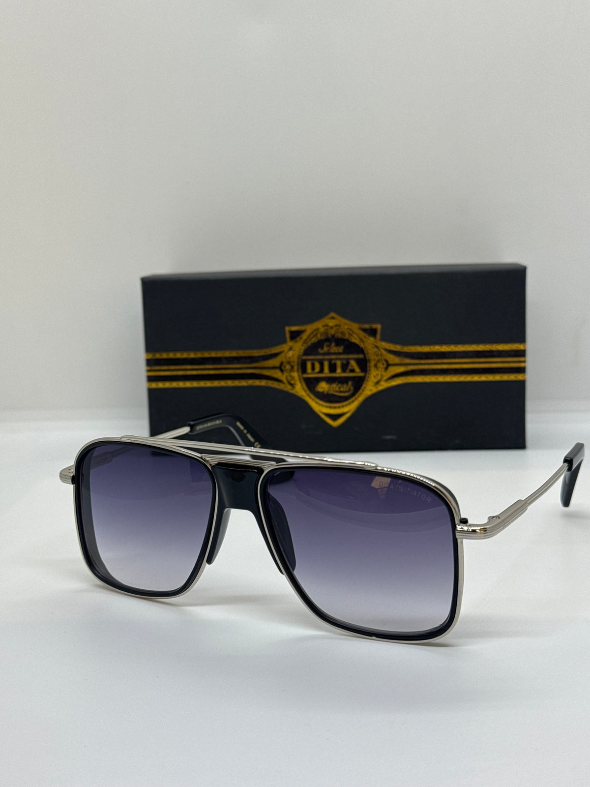 Dita Initiator Gradient Silver Shade