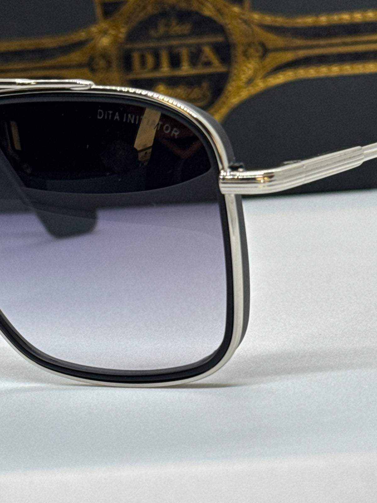 Dita Initiator Gradient Silver Shade