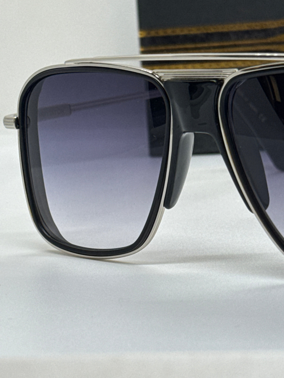 Dita Initiator Gradient Silver Shade