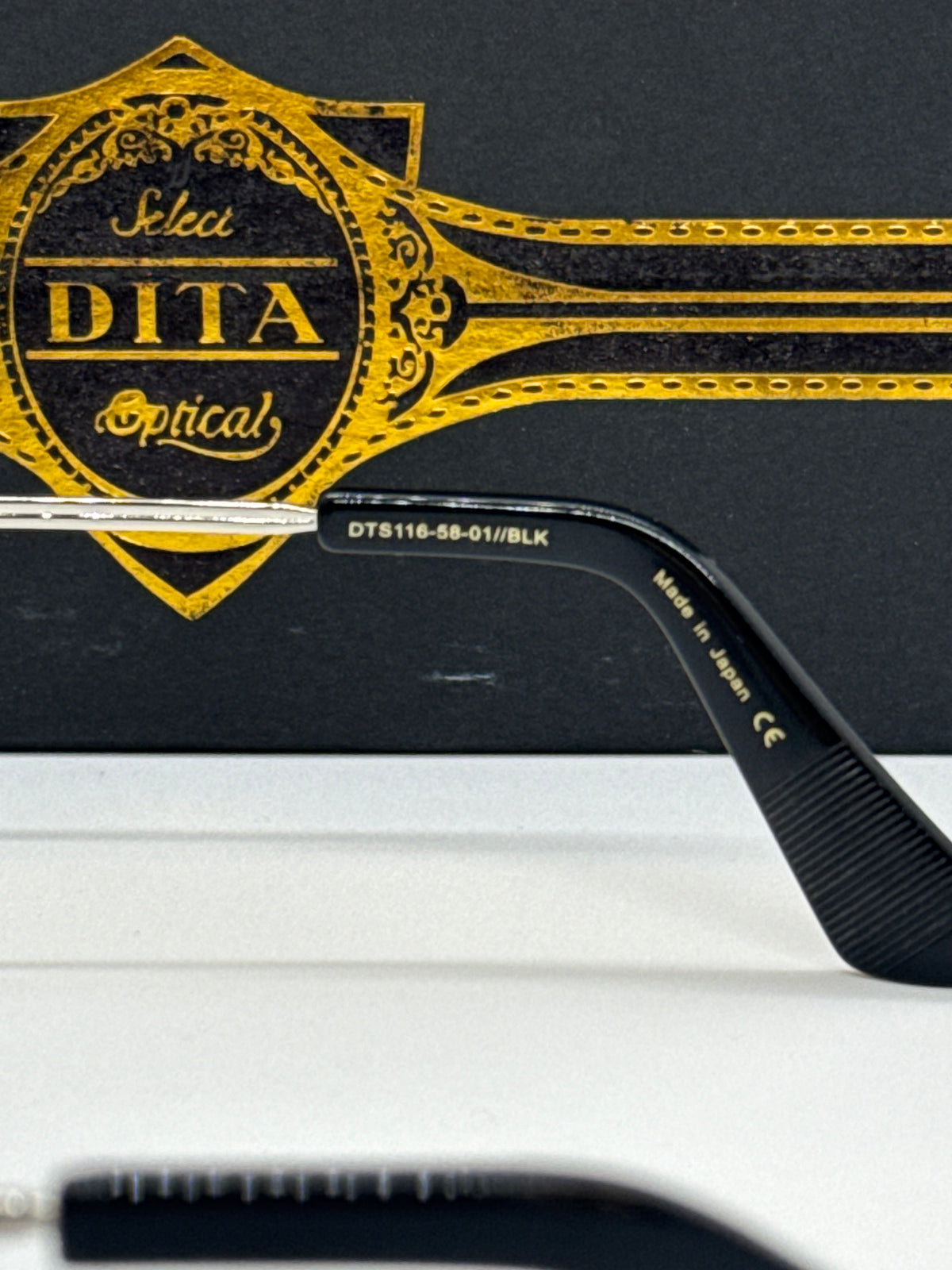 Dita Initiator Gradient Silver Shade
