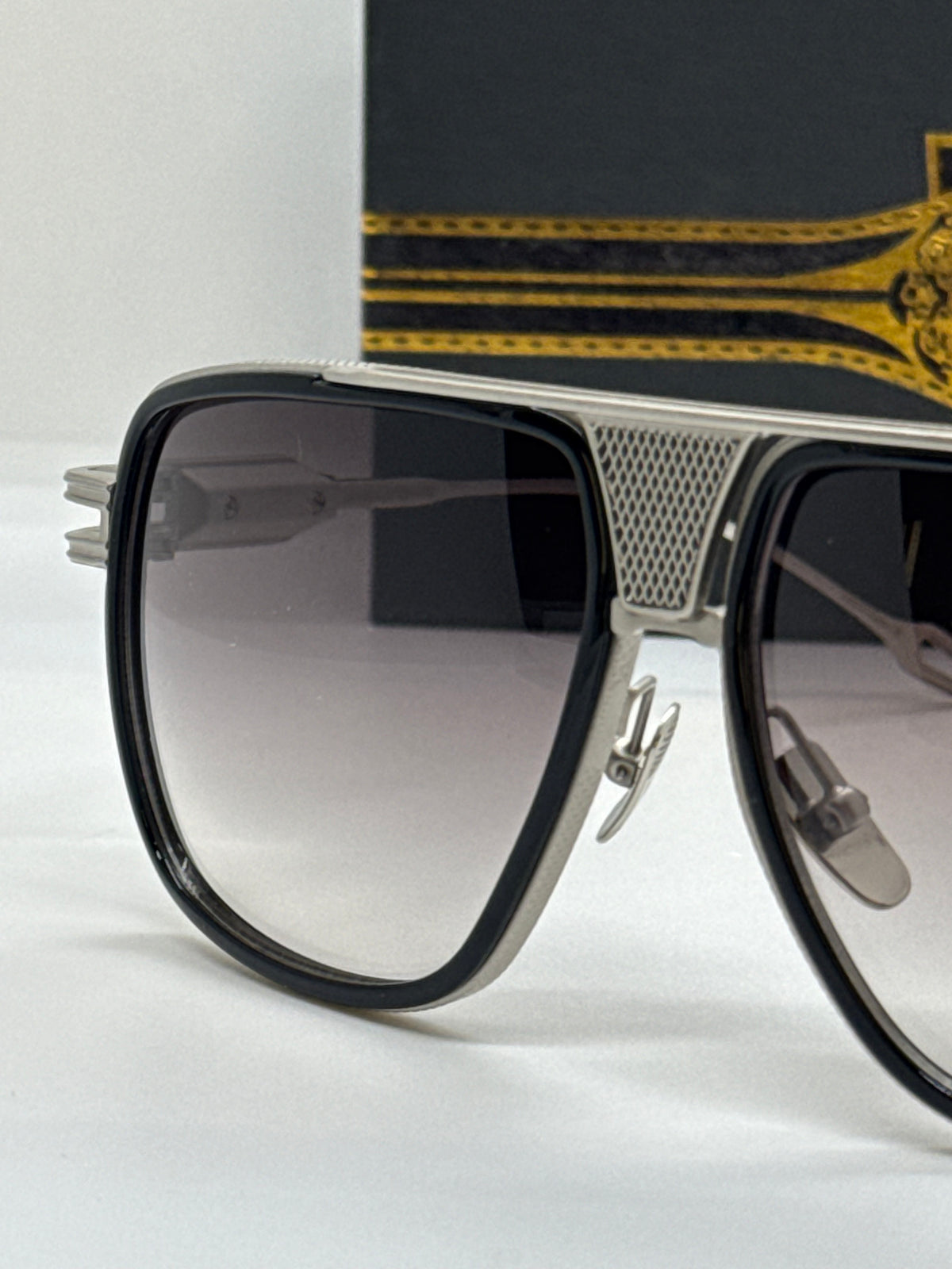 Dita Mach Five Gradient Gray Shade
