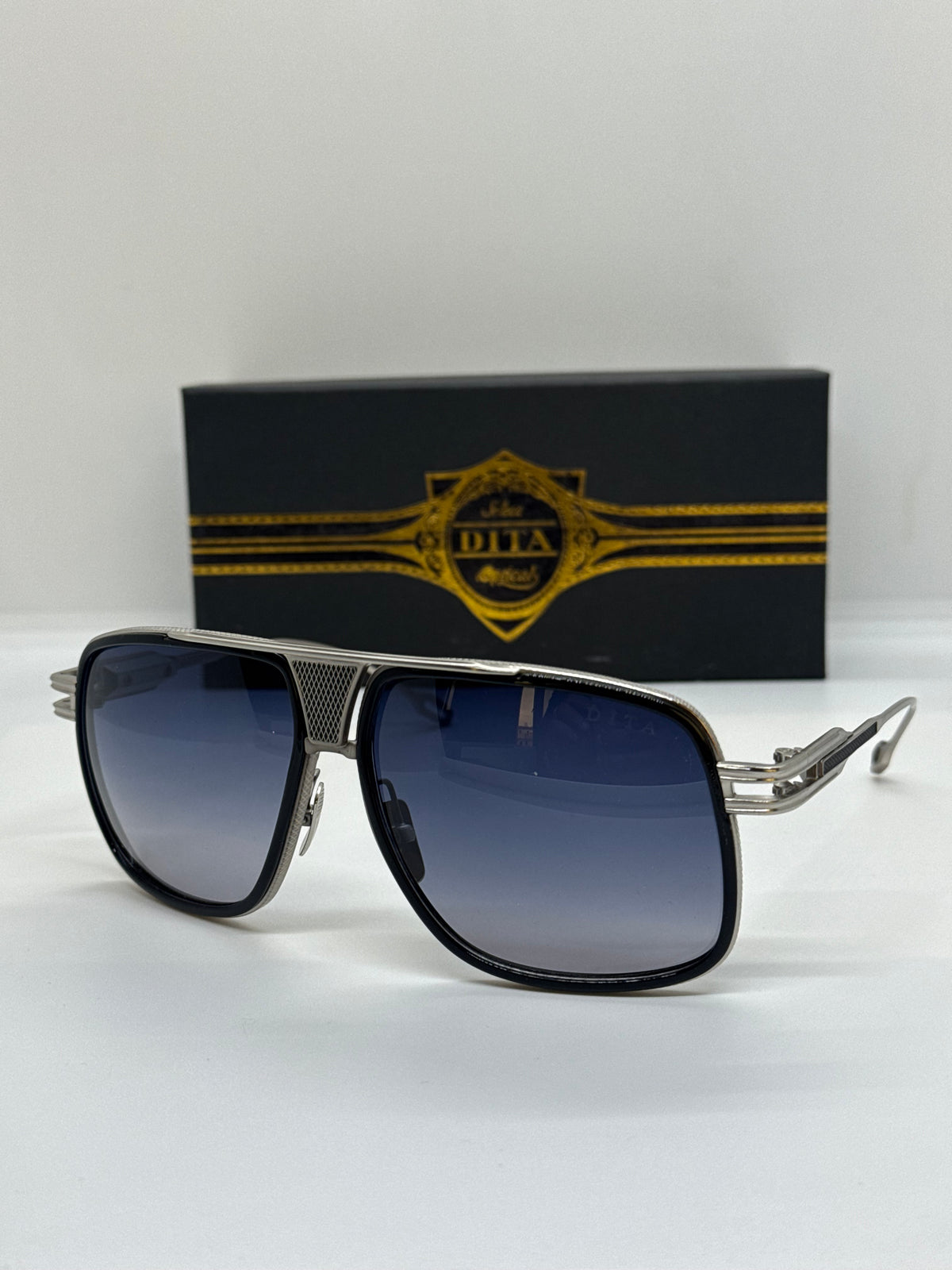 Dita Mach Five Gradient Navy Shade