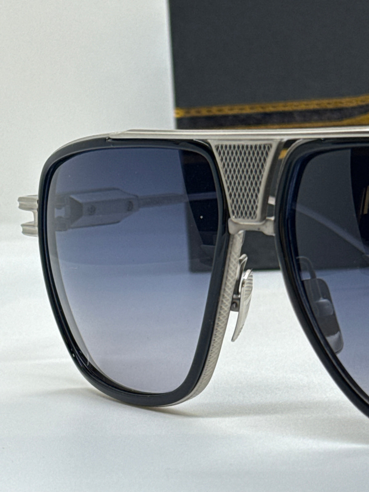 Dita Mach Five Gradient Navy Shade
