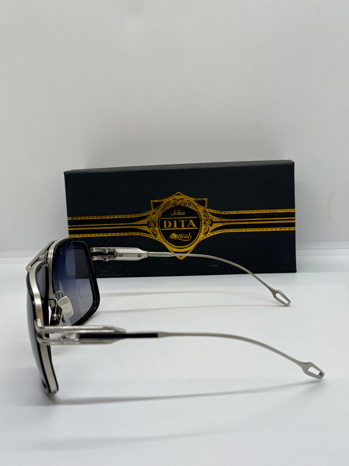 Dita Mach Five Gradient Navy Shade